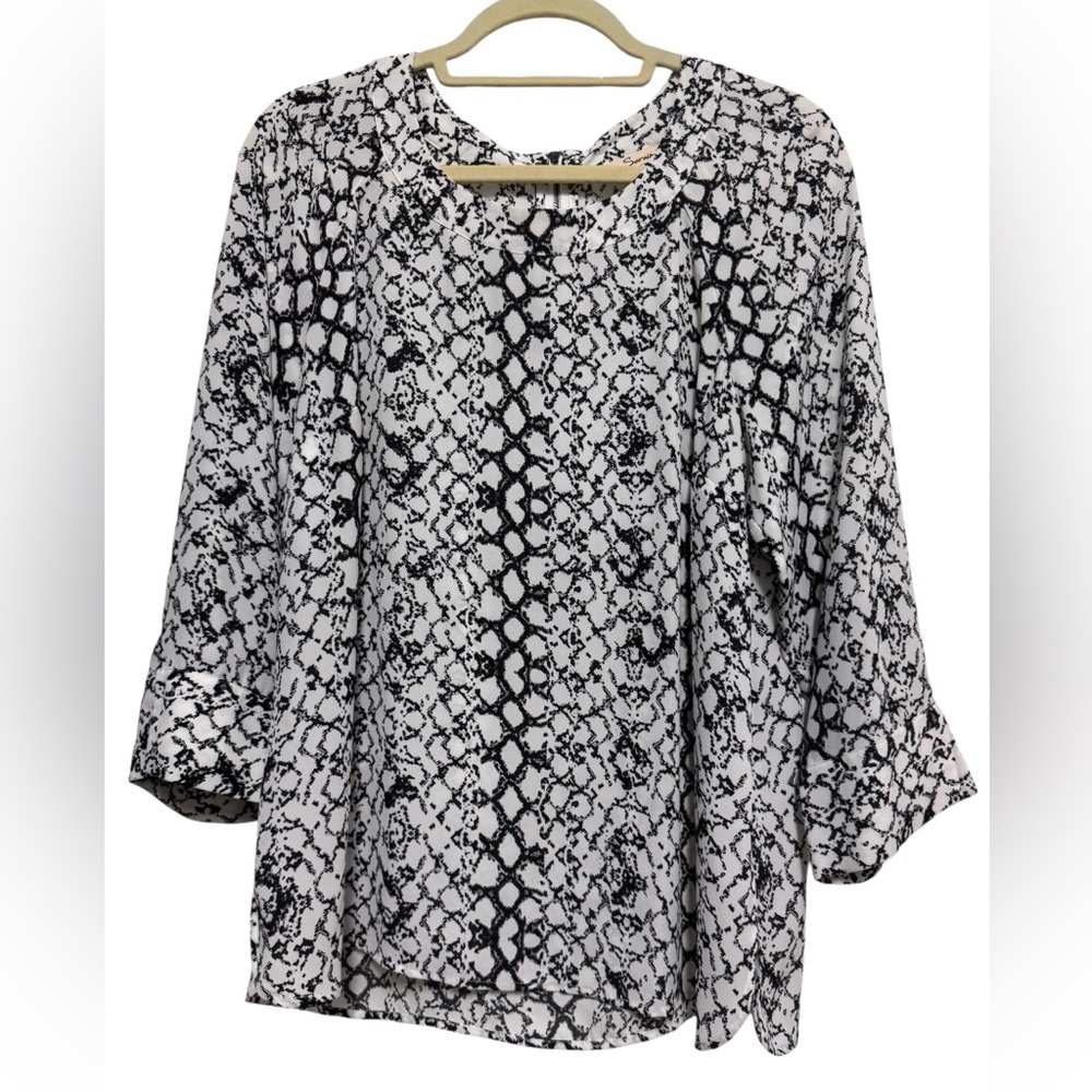 Serein Women's Black & White Snake Print Blouse Size L